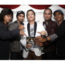 Nama Mirip, Cakra Band Ingin Sepanggung dengan Cakra Khan