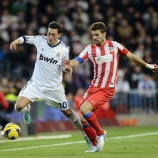 Ronaldo-Oezil Menangkan Madrid atas Atletico