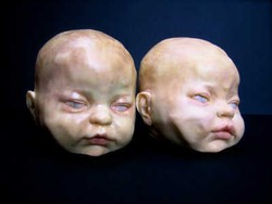 Wouw! Kepala Bayi Ini Terbuat dari Cokelat Putih!