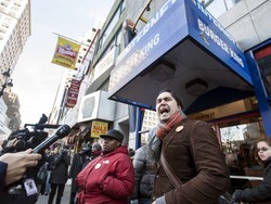 Ratusan Karyawan Resto Fast Food di NYC Mogok Kerja