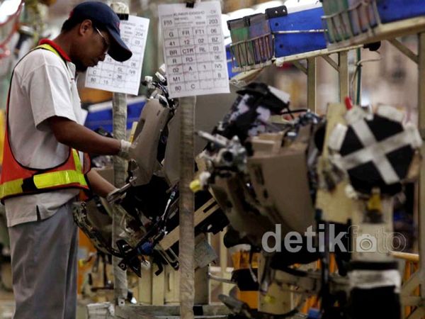 Melongok Perakitan Mobil Fortuner dan Innova