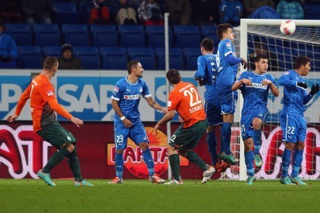Bremen Gasak Hoffenheim, Wolfsburg-Hamburg Berimbang