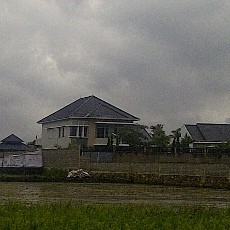 Tilik-Tengok Rumah Mewah Aceng di Persawahan Garut