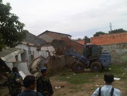 Seratusan Prajurit TNI AU Bongkar Paksa Rumah Purnawirawan di Pondok Gede