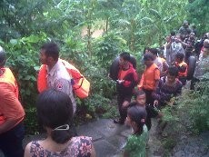 Dua Bocah Terseret Arus Selokan di Semarang