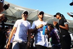 Mercedes Ingin Beri Hamilton Mobil Kompetitif