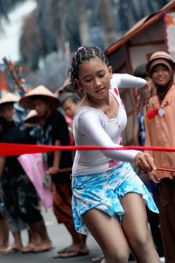 Gadis cantik dengan gaya yang cantik