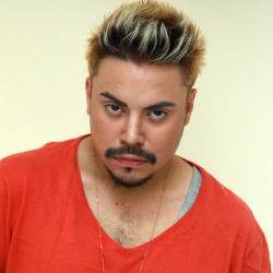 Sam Brodie: Terlahir Pria, Jadi Wanita, Kembali ke Pria Lagi