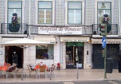 Keren! Portugal Punya Rumah Sakit Khusus Boneka