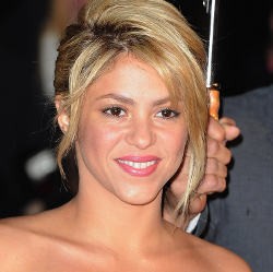 Duh, Shakira Dituntut Mantan Kekasih Rp 959 M