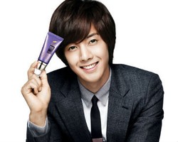 Tak Hanya Wanita, Pria Korea pun Suka Pakai BB Cream