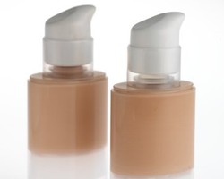 BB Cream & Foundation Bisa Tutupi Kekurangan Wajah, Lalu Apa Bedanya?