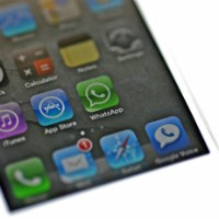 Facebook-WhatsApp Bantah Kabar Akuisisi 