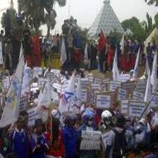 Buruh Berencana Segel Kantor Apindo Jatim