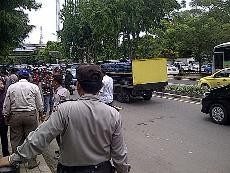 Pendemo di Kedubes Malaysia Bubar, Lalin Kuningan Mulai Lancar