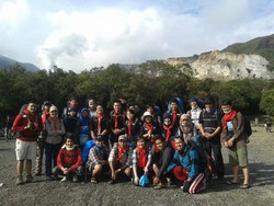 Bukan Karena Dingin, tetapi Karena Papandayan 