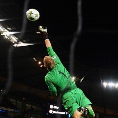 Lewandowski Penasaran Taklukkan Hart