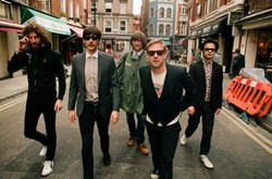 Drummer Kaiser Chiefs Mundur dari Band