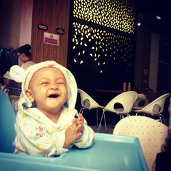 Cerianya Anakku Di Usia 8 Bulan