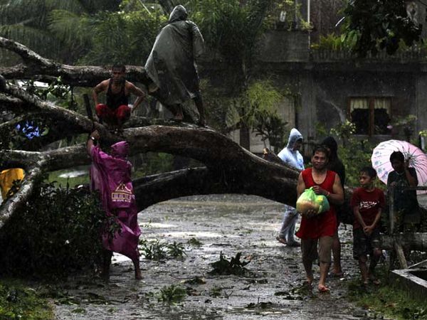 Topan Bopha Terjang Filipina, 52 Orang Tewas