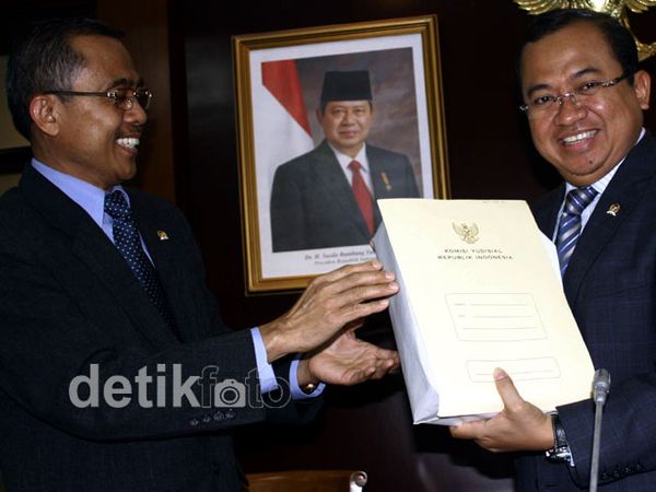 KY Serahkan 12 Nama Calon Hakim Agung ke DPR