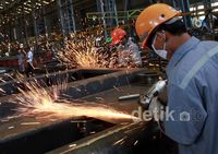 Di Sini Kereta Api Buatan Indonesia Diproduksi