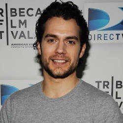Henry Cavill Masih Pikir-pikir Perankan Mr Grey di Fifty Shades of Grey