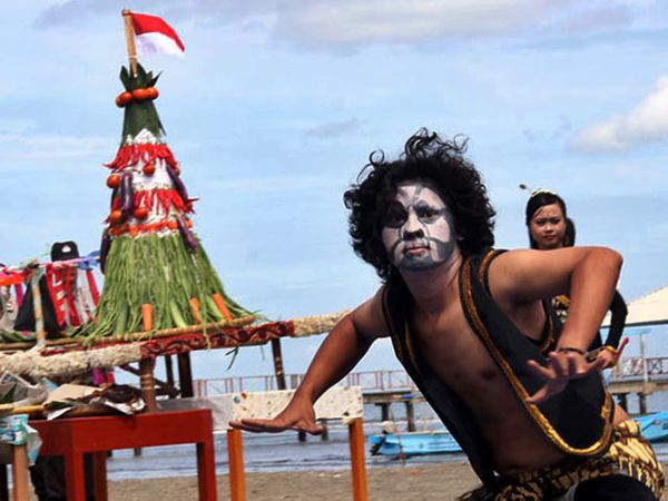 Warga Tegal Gelar Ruwat Bumi