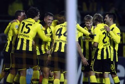 Dengan hasil ini, Dortmund makin kokoh di puncak klasemen Grup D dengan 14 poin dari enam pertandingan. REUTERS/Ina Fassbender.