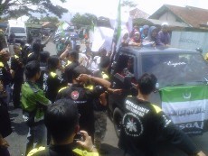 DPRD Garut Kembali Jadi Sasaran Demo, 2 Kelompok Teriakkan Aceng Mundur