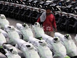 Penjualan Motor Turun Tipis
