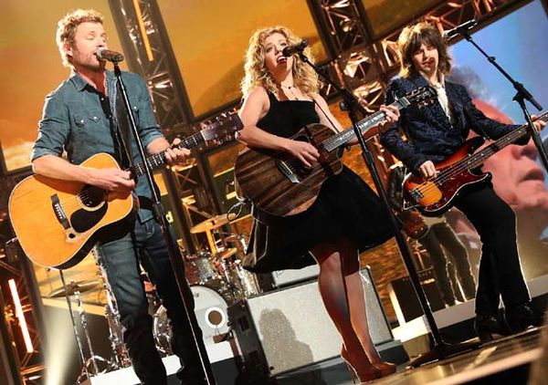 Para Musisi Meriahkan Konser Pembacaan Nominasi Grammy