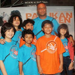 Klop dengan Rudi Soedjarwo, Pongki Isi OST Pasukan Kapiten