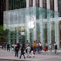 Saham Apple Anjlok Rp 332 Triliun Sehari, Terbesar Sejak Krisis 2008