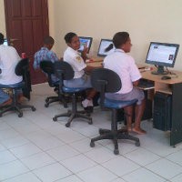 Asyik, Desa di Pelosok Papua Sudah Online