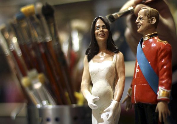 Ini Dia Patung Miniatur Kate Middleton Hamil
