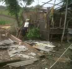 Puting Beliung Sapu Puluhan Rumah