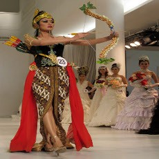 Mimpi dan Keberanian Imajinasi dalam Fashion Make Up