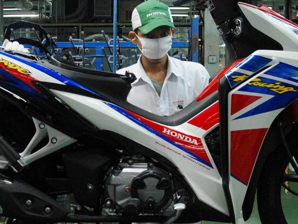 New Honda Blade Dengan Warna Baru