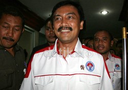  Pesan di Balik Penetapan Menpora dan Irjen Djoko Jadi Tersangka