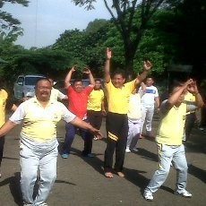 Hup... Hup... Polisi Gendut Berperut Buncit Berolahraga Lawan Penyakit 