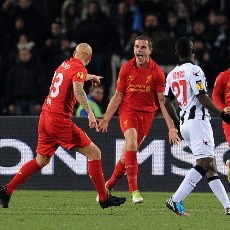 Menang Tipis, Liverpool Lolos