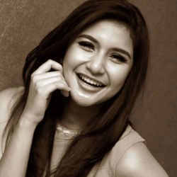 Bianca Liza, Centil & Suka Tampil Sejak Kecil