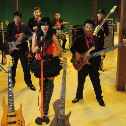 Bass Project: Gebrakan Baru Band dengan 4 Bassis