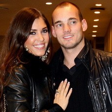 Istri Sneijder: Suamiku Takkan Tinggalkan Inter