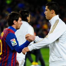 Denilson: Ronaldo Mesti Menjejak Bumi, Messi Rendah Hati