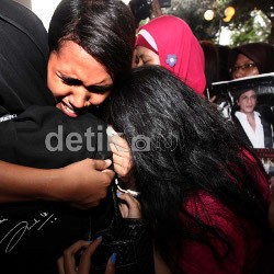 Konser SRK Belum Mulai, Penonton Sudah Pingsan