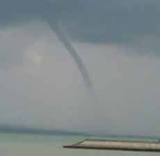 Puting Beliung Terjang Perairan Sumenep, Nelayan Berlarian