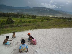 Pantai Ajaib Tersembunyi di Kota Wamena