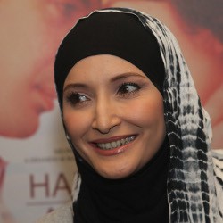 Tinggalkan Dunia Artis, Inneke Koesherawati Ingin Jadi Mother Teresa